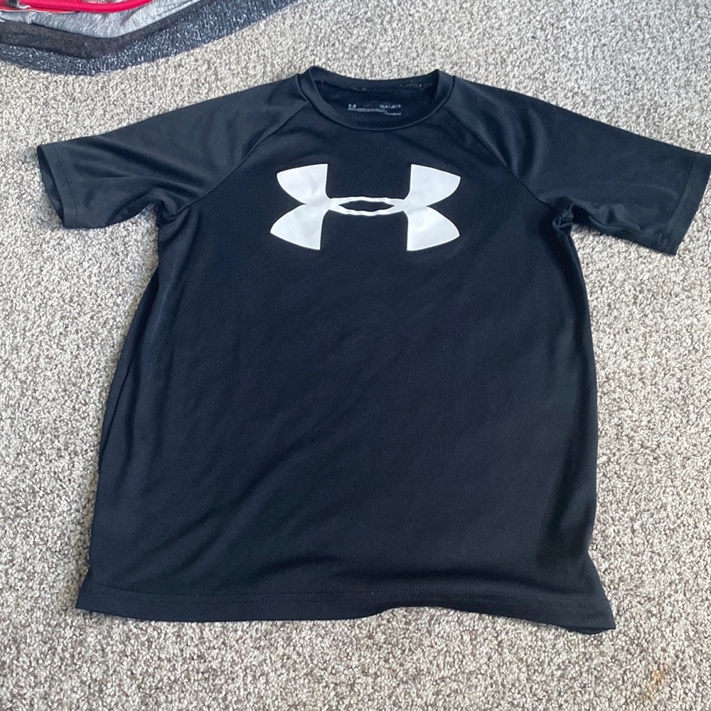 boys under armour tshirt